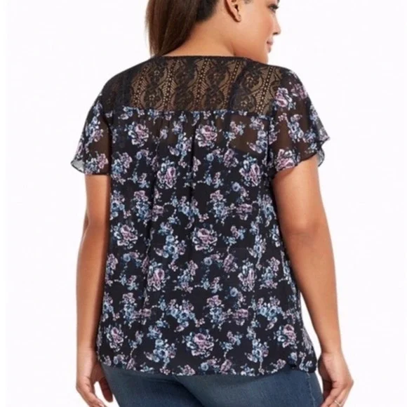 Torrid Black Floral Print Chiffon Crochet V-Neck Shirt Size Large - Picture 7 of 8